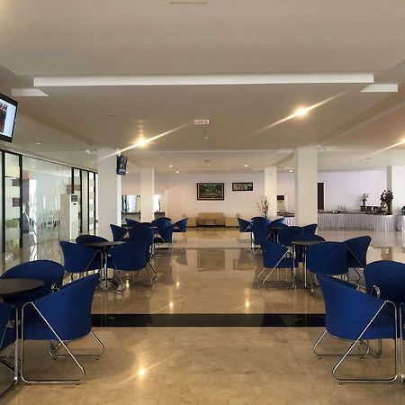 Kyriad Sadurengas Hotel Tanah Grogot Екстериор снимка