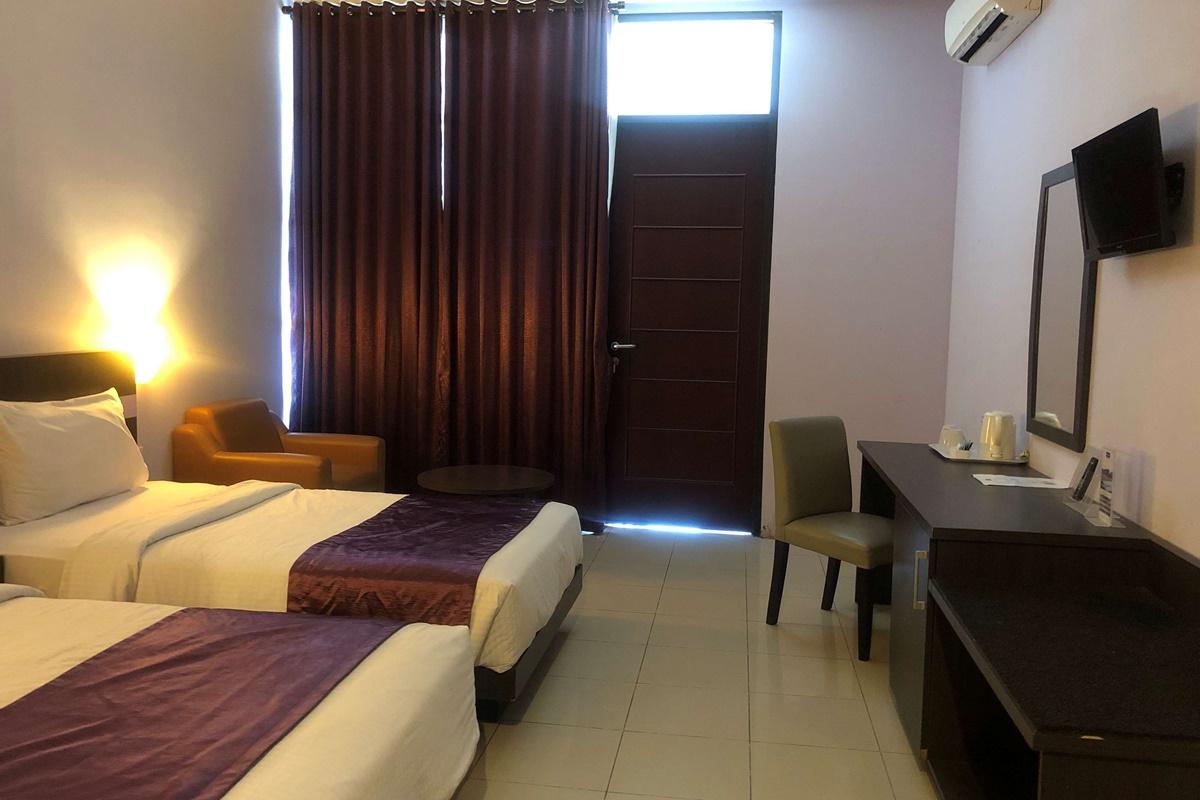 Kyriad Sadurengas Hotel Tanah Grogot Екстериор снимка