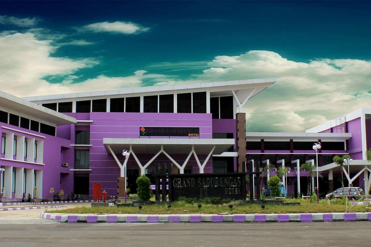 Kyriad Sadurengas Hotel Tanah Grogot Екстериор снимка