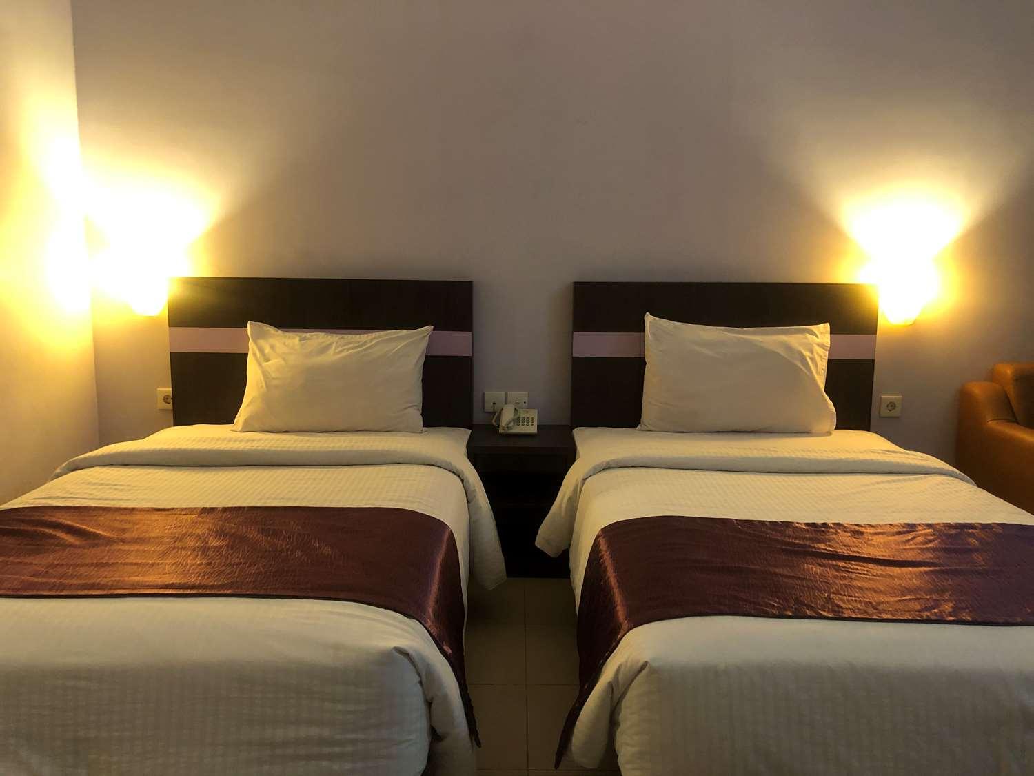 Kyriad Sadurengas Hotel Tanah Grogot Екстериор снимка
