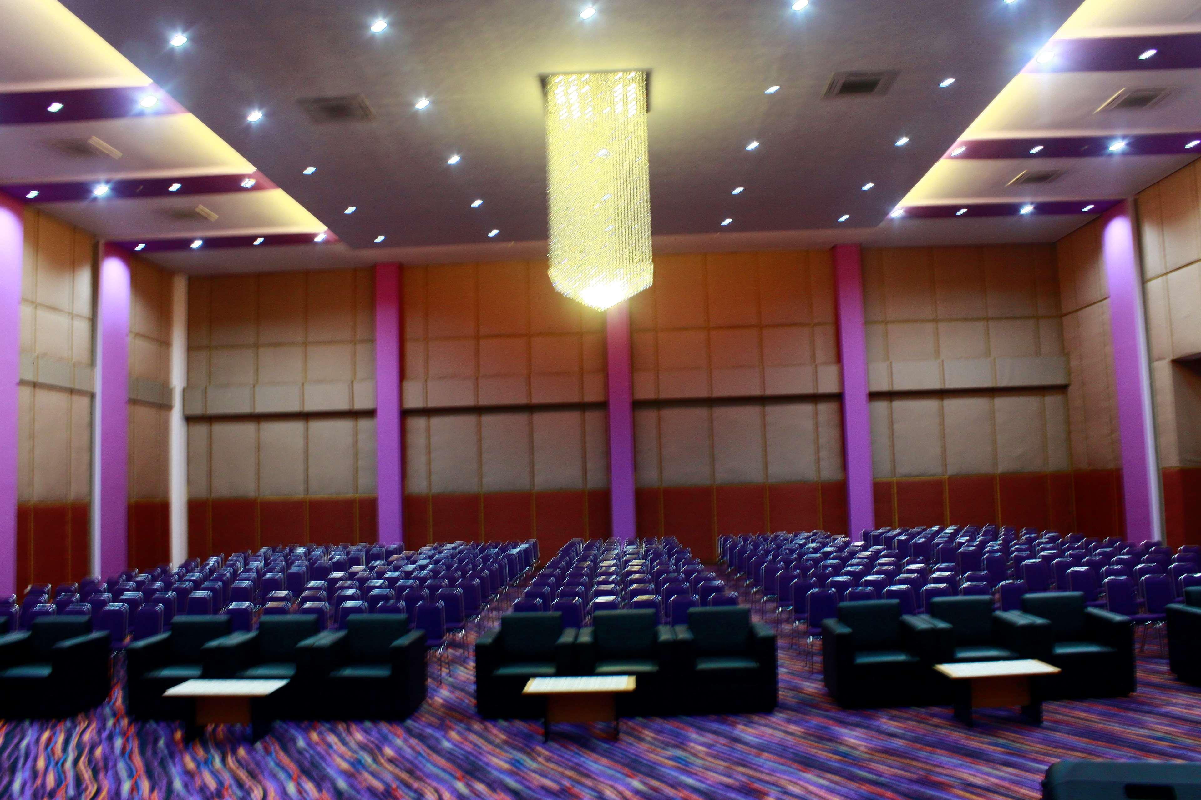 Kyriad Sadurengas Hotel Tanah Grogot Екстериор снимка