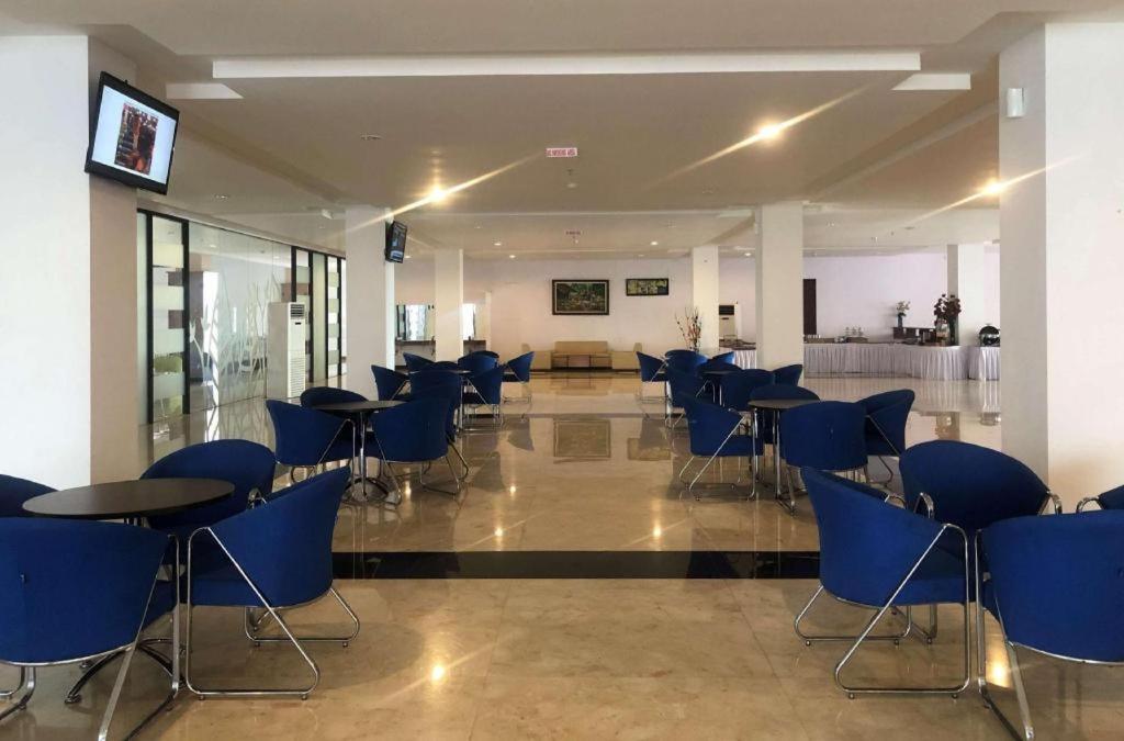 Kyriad Sadurengas Hotel Tanah Grogot Екстериор снимка