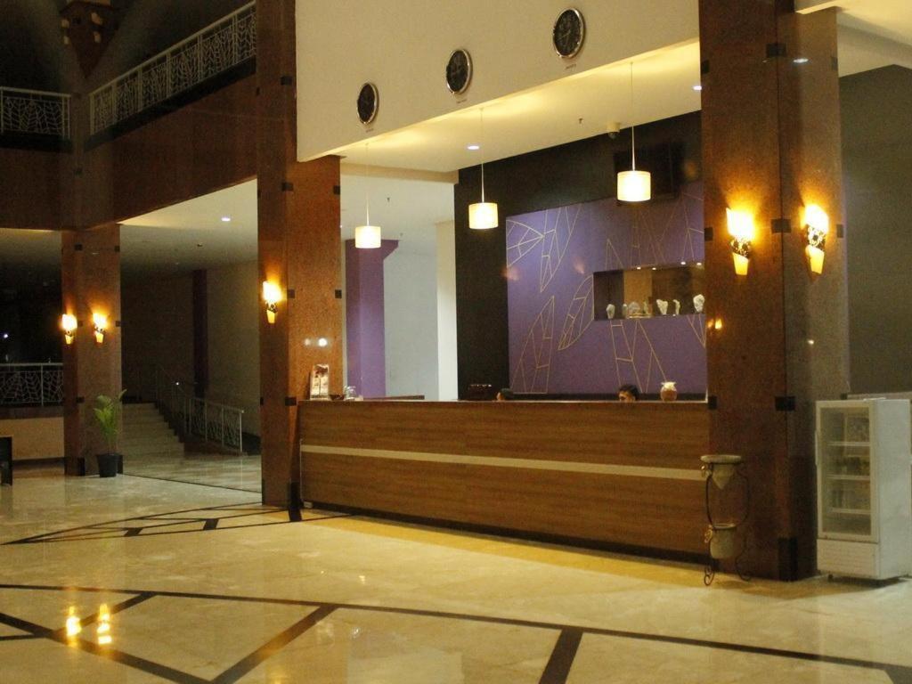 Kyriad Sadurengas Hotel Tanah Grogot Екстериор снимка